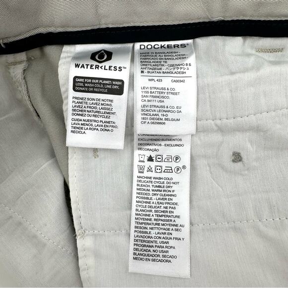 Dockers Big & Tall Classic Fit Pleated Easy Khakis Size 44x30 - Picture 4 of 7